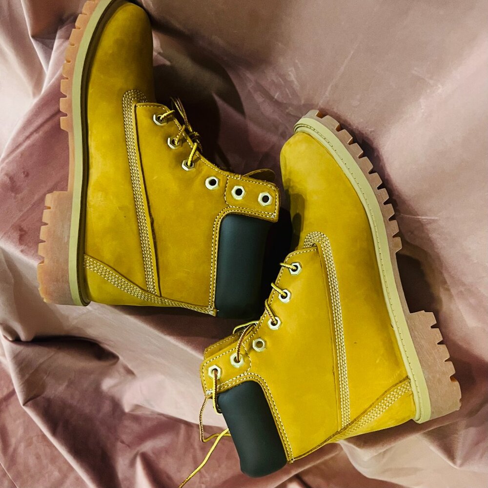 New Timberland Waterproof 6" Boots - Picture 3 of 3